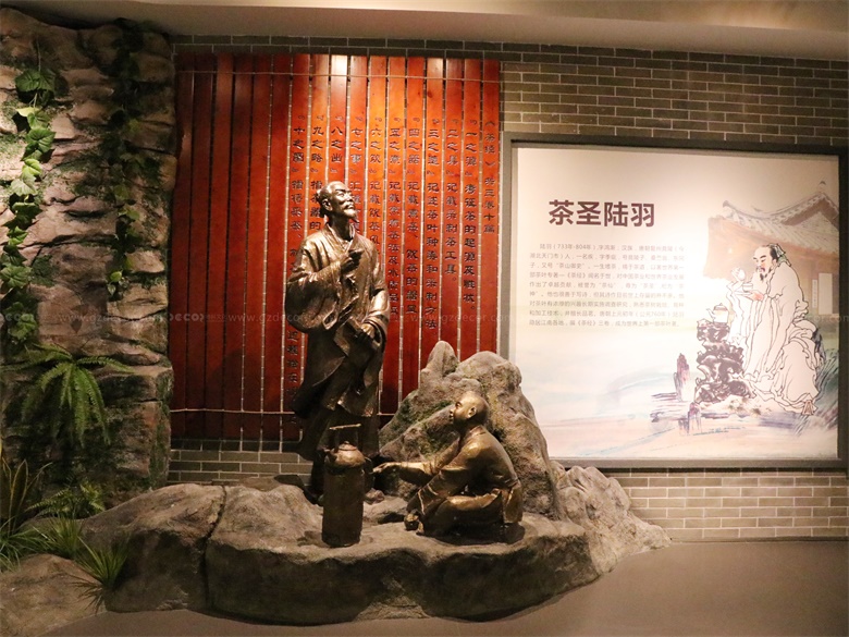 展館設(shè)計(jì)雕塑創(chuàng)作中，如何考慮作品的比例和尺寸？