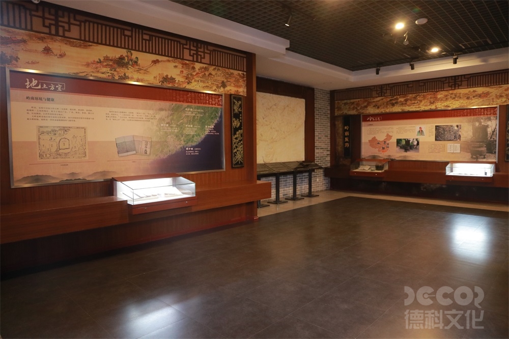 園藝展館設(shè)計中如何平衡室內(nèi)和室外展示區(qū)域？