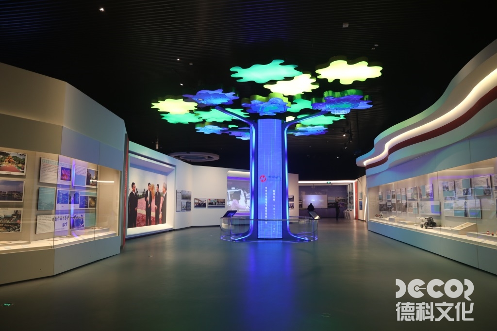 雕塑博物館裝修的禮品店應(yīng)如何設(shè)計(jì)以吸引游客購買紀(jì)念品？